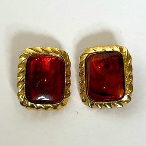 Vintage Square Gold Tone with Brown Stone Center Clip On Classic Earrings.